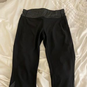 Women’s Capri Athletic Leggings